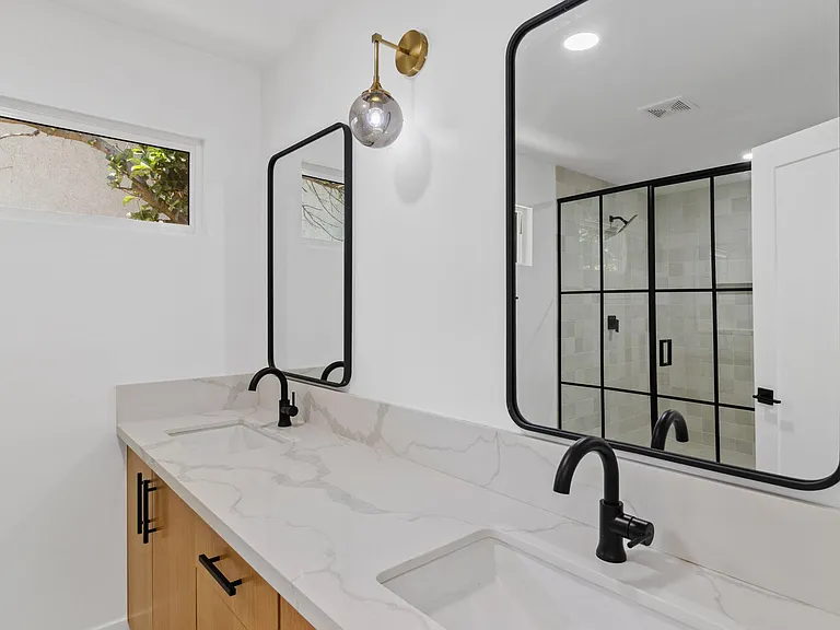 5261 Allott Ave — Photo 20