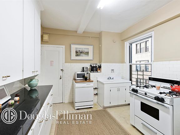 4th image of 250 W 94th St #6A