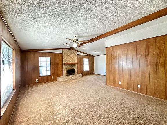4th image of 1901 Standridge St