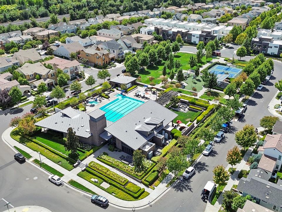 1st image of 110 Fonseca St