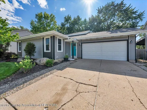 430 Dutch Hill Dr, Lansing, MI 48917