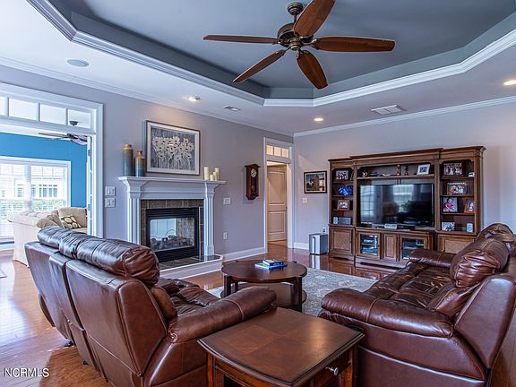 3rd image of 3432 Guyton Ln