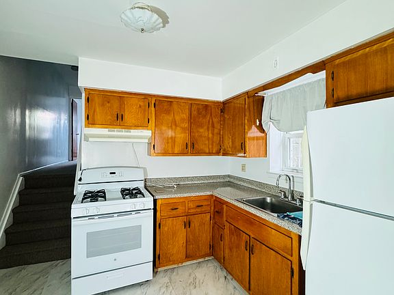3rd image of 8617 21st Ave APT 1