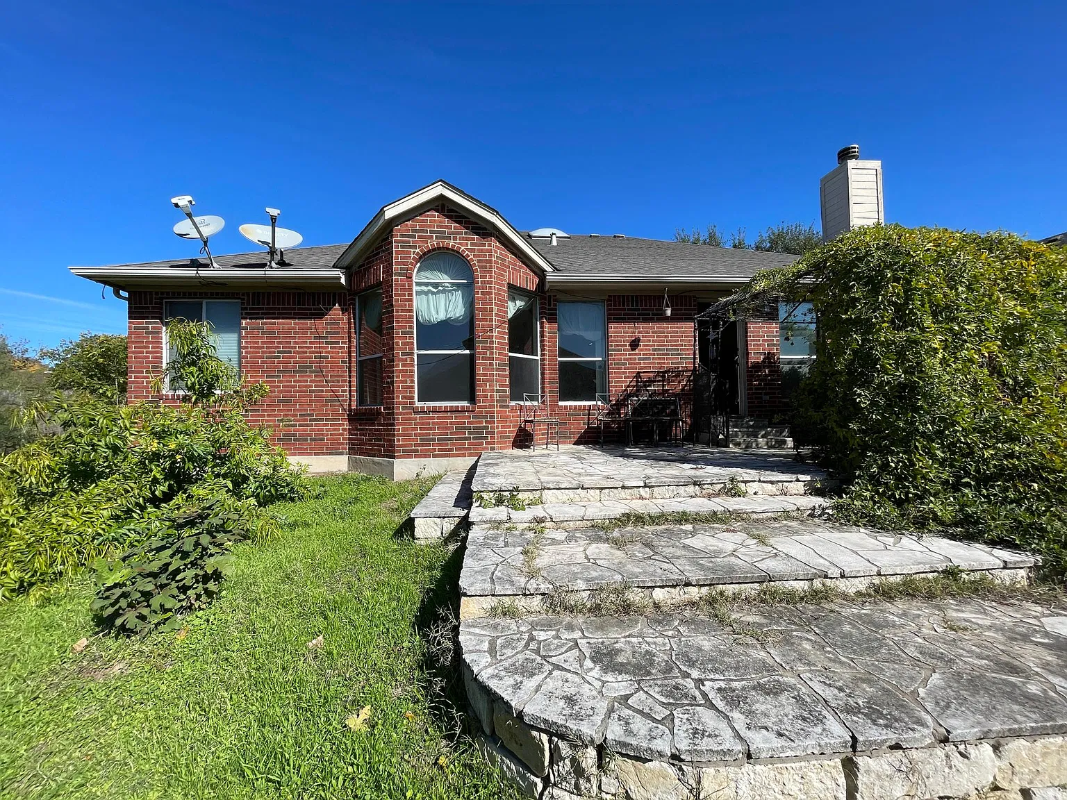 4 bed, 2539 sqft, $2,450 — Photo 1