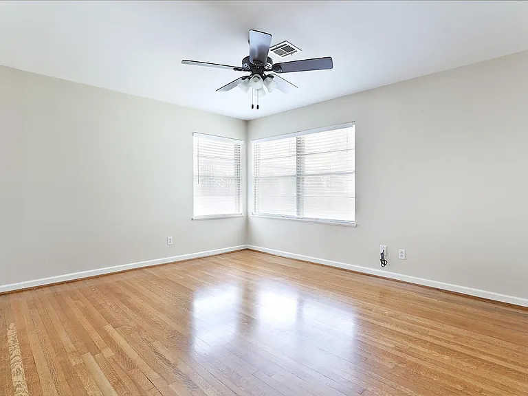 1321 Thornton Rd — Photo 9