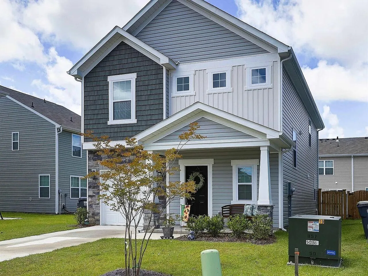 3 bed, 3.0 bath, 1714 sqft, $2,000 — Photo 2
