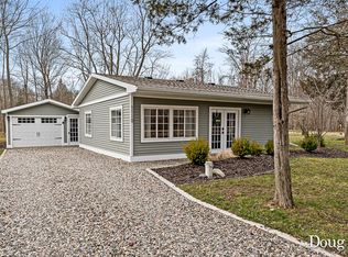 1110 Golfmere Dr, South Haven, MI 49090