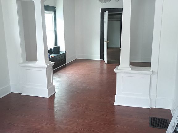 2nd image of 215 N 28th St