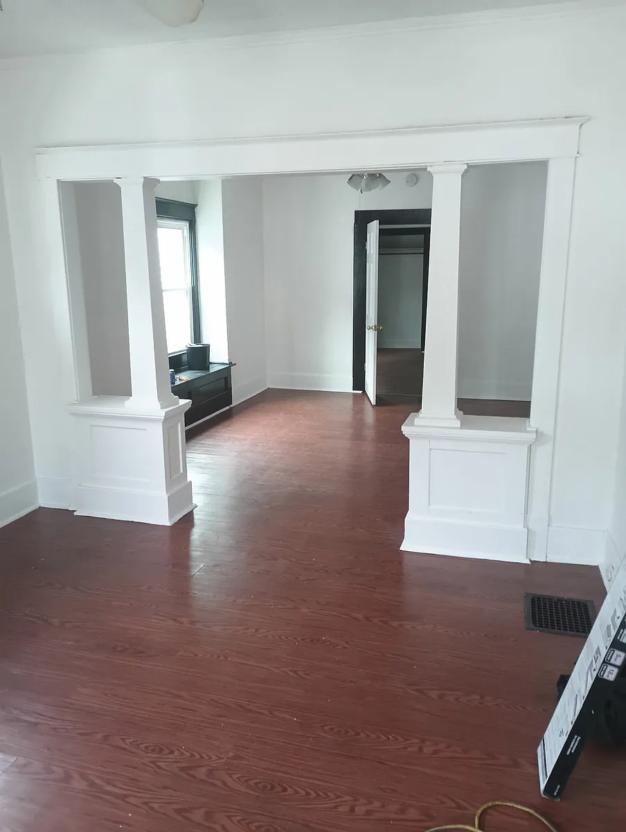 Building Photo - 215 N 28th St