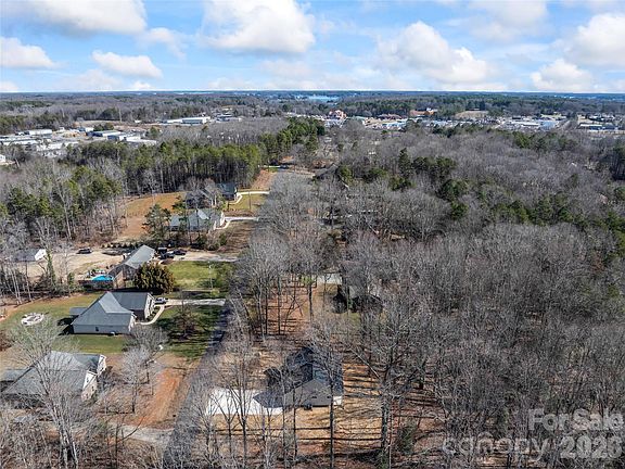 4th image of 7540 Deer Track Dr #28
