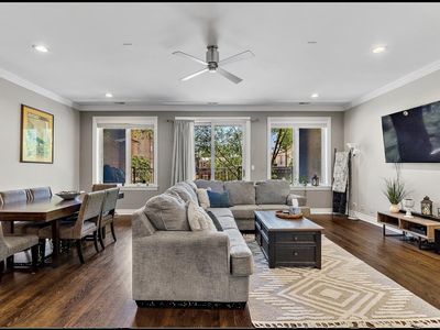 820 N California Ave APT 2, Chicago, IL, 60622