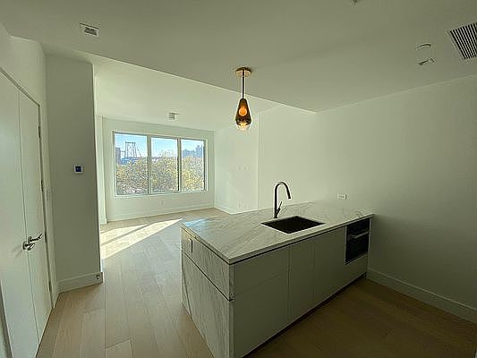 1st image of 208 Delancey St #5B