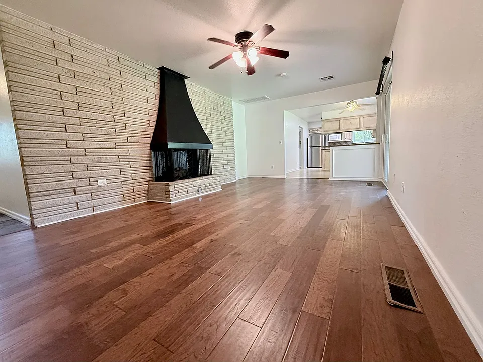3724 NW 64th St