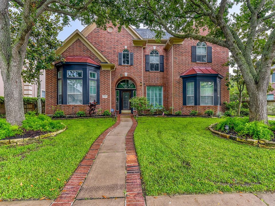 1st image of 2610 W Bainbridge Cir
