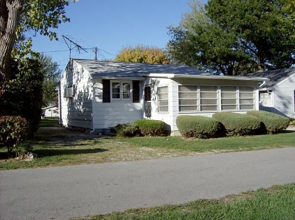 1st image of 5853 E Cedar Ln