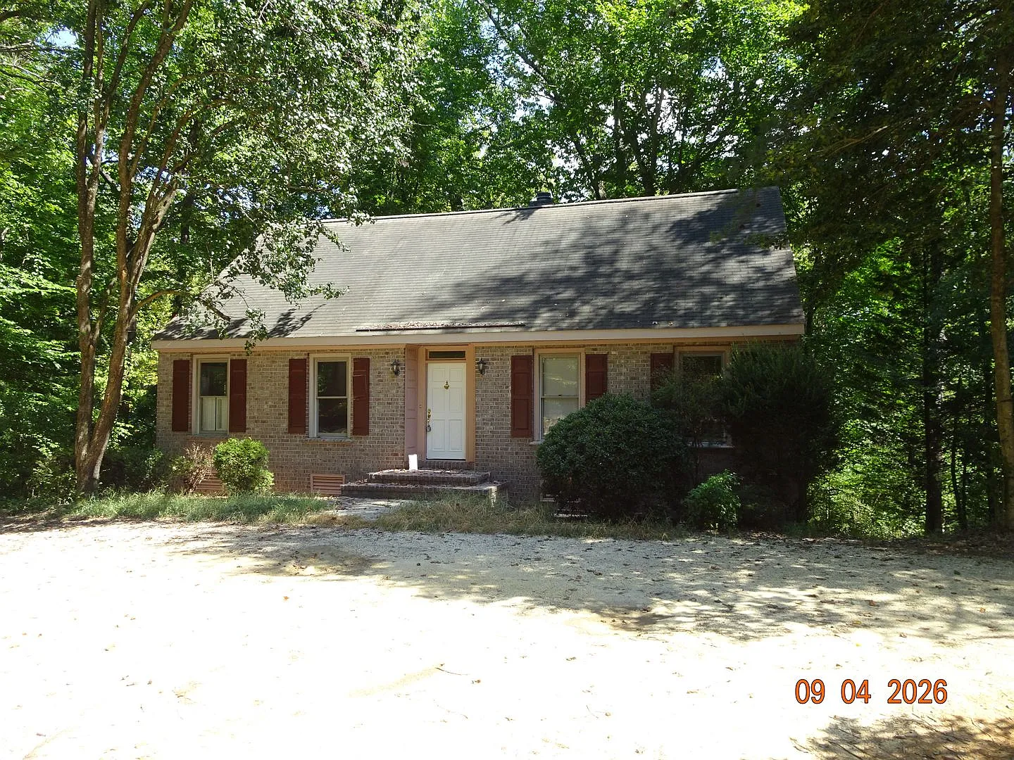 4 bedroom, 3 full bathroom 2 Story Single Family Home for rent — Photo 1