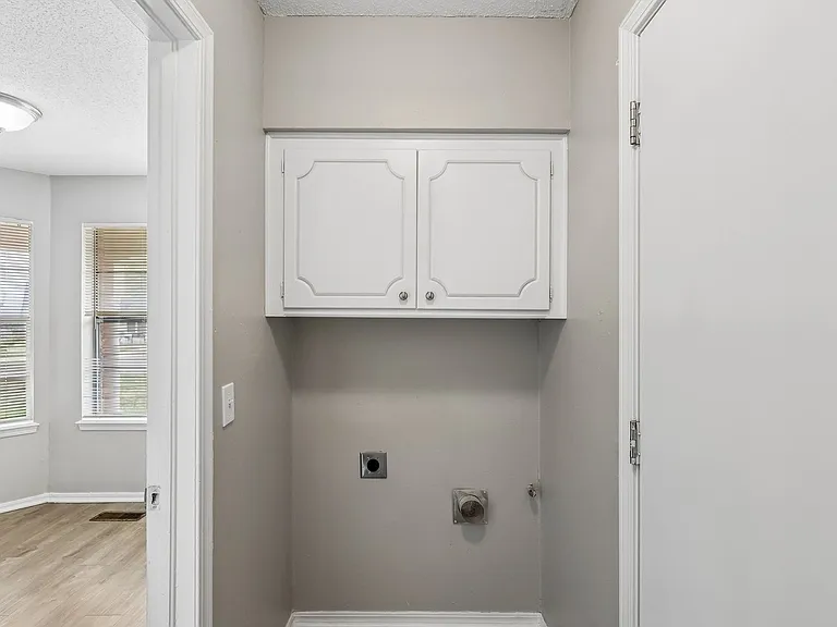 5825 NW 72nd St — Photo 38