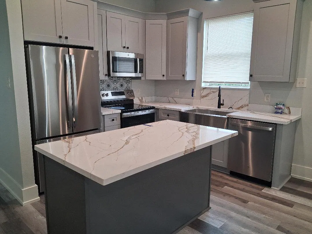 3 bed, 1125 sqft, $2,500 — Photo 2