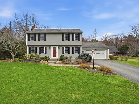 2nd image of 30 Parkview Dr