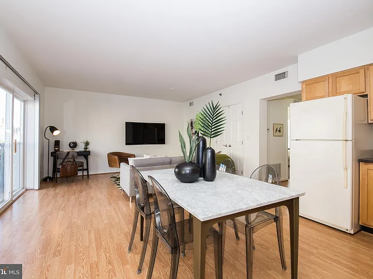 1030 N 2nd St #203 — Photo 8