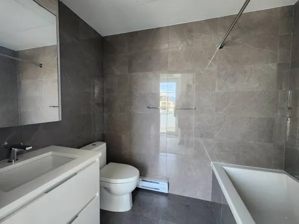 4222 Cambie St, Vancouver, BC