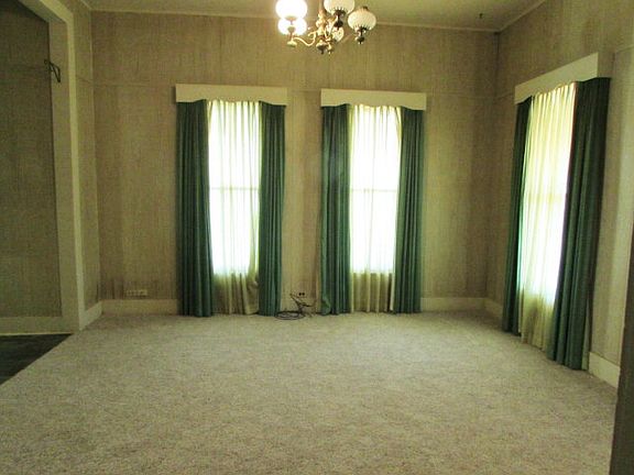 4th image of 315 W Green St
