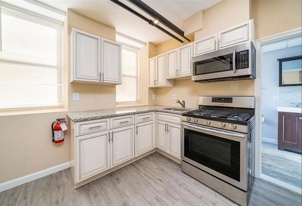1200 Central Ave — Photo 4