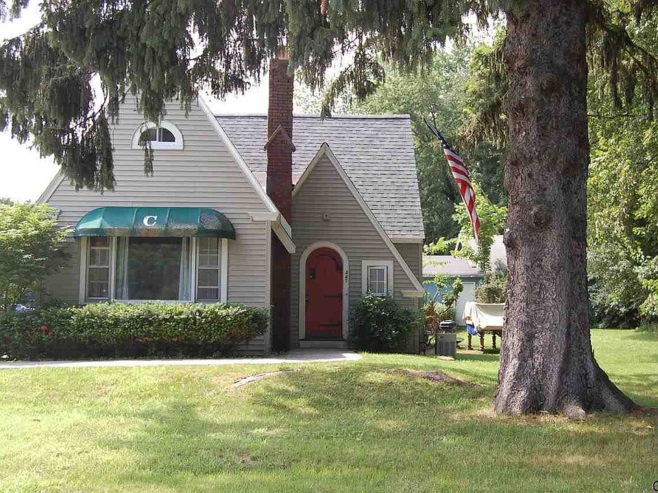 2nd image of 447 Saratoga Rd