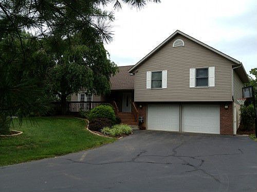 3rd image of 612 W Jocedan Ct