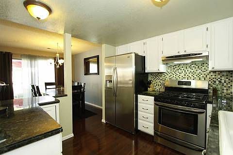 Kitchen(3).jpg
