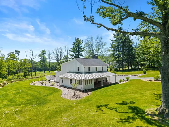 5126 Beattys Cir, Canadensis, PA 18325