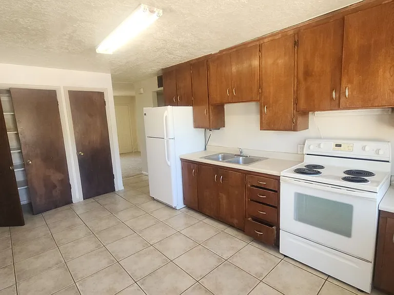 Hackwell Apartments — Photo 9