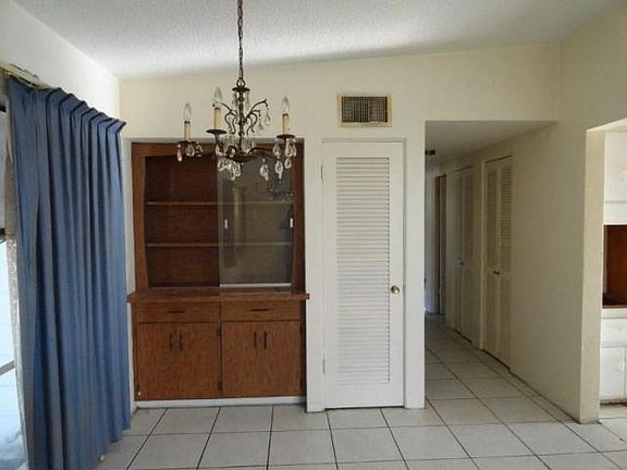 5th image of 2416 Bayshore Gardens Pkwy