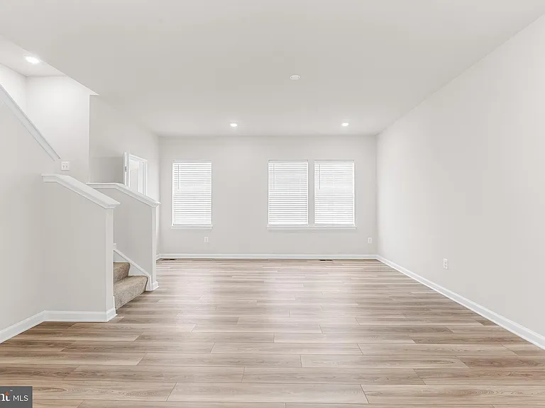 200 Swan Field Ave — Photo 11