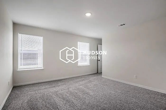 114 Goel St — Photo 9