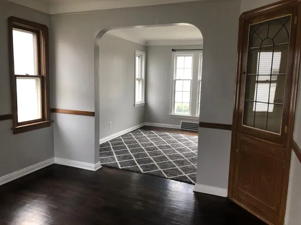 6705 Parma Park Blvd, Parma Heights, OH 44130