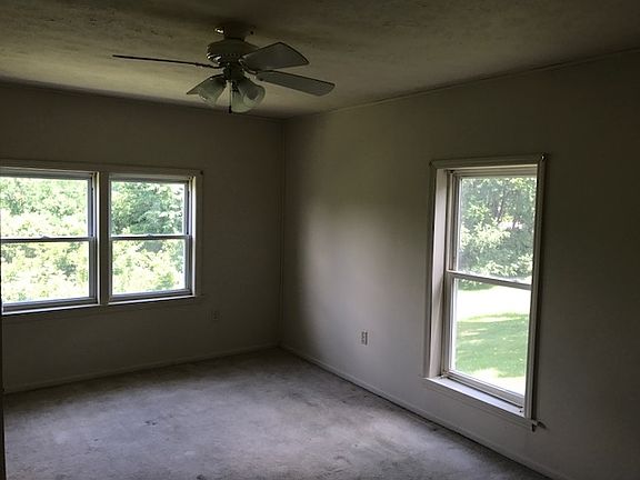 4th image of 109 N Willow St