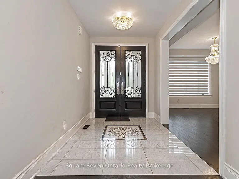 2147 Vineland Cres — Photo 8