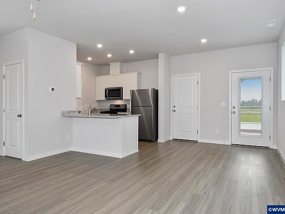 4th image of 1392 Owl Ave