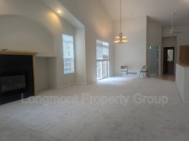 1333 Charles Dr #20 — Photo 2