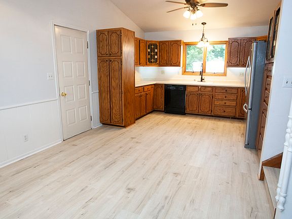2nd image of 538 Cottonwood Ave