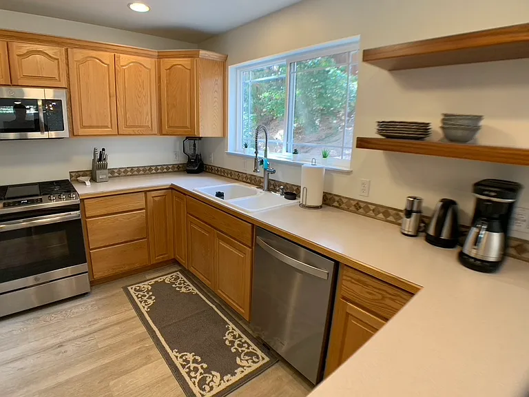1702 SE Karena Ct — Photo 32