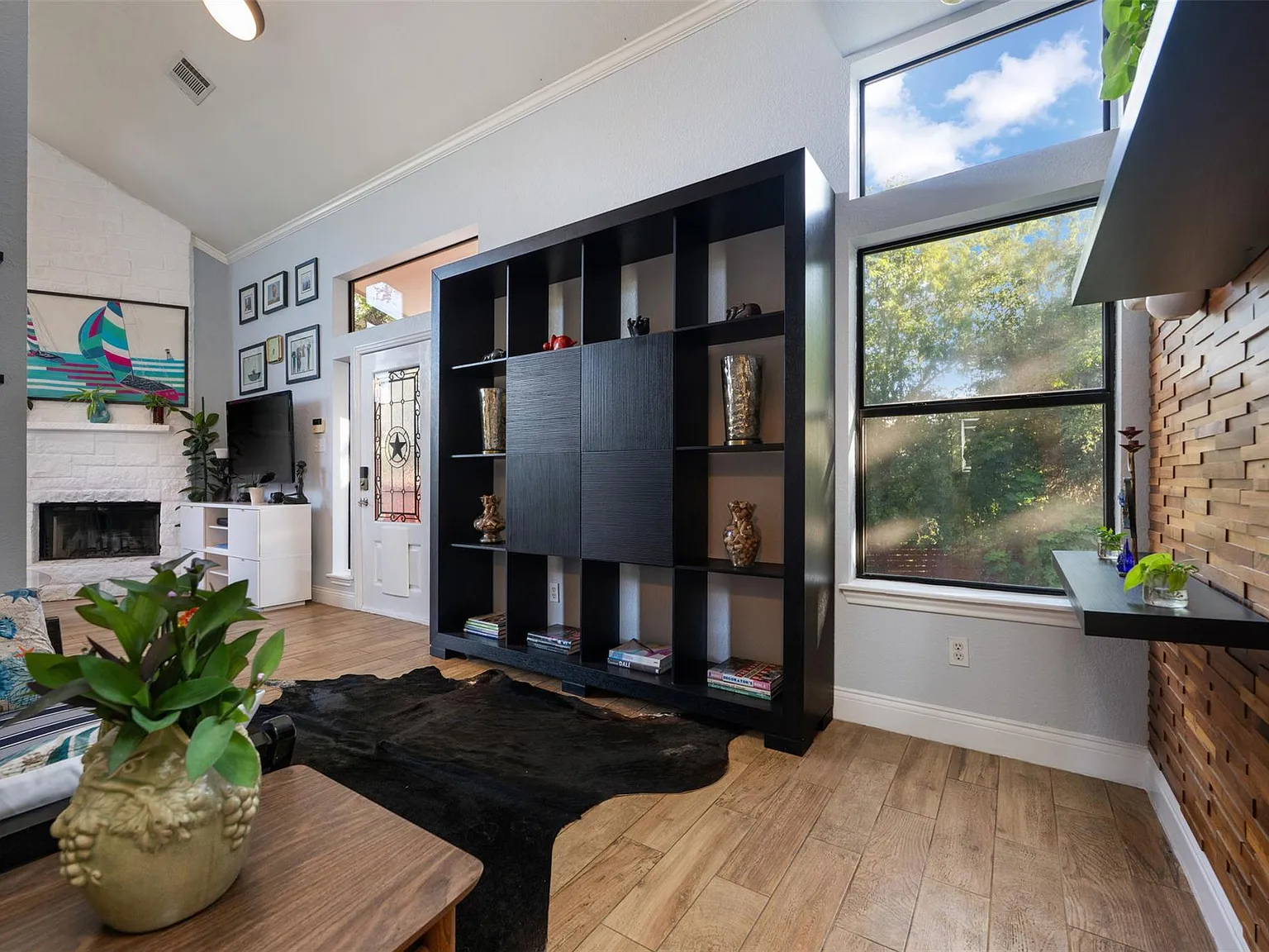 3 bed, 2.0 bath, 1638 sqft, $4,500 — Photo 4