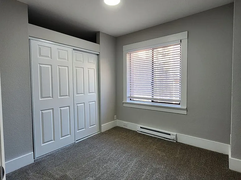 Florence Apartments — Photo 27