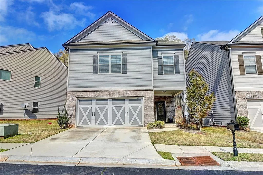 4 bed, 2.5 bath, $2,450 — Photo 4