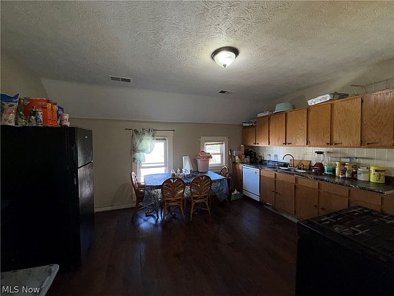 4th image of 3421 W 65th St