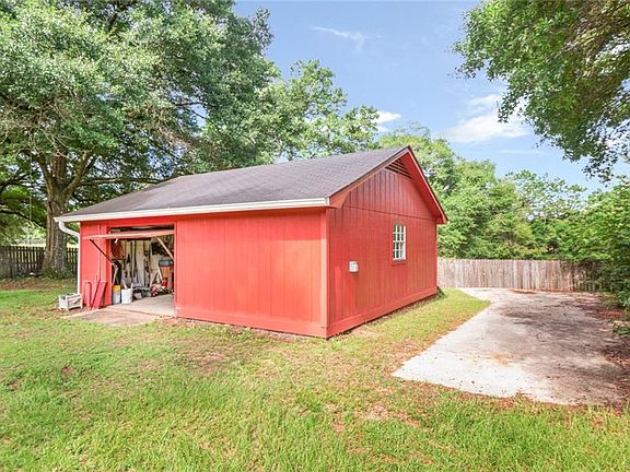 4th image of 3441 Woodard Dr