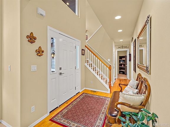 2nd image of 1118 231st Pl NE