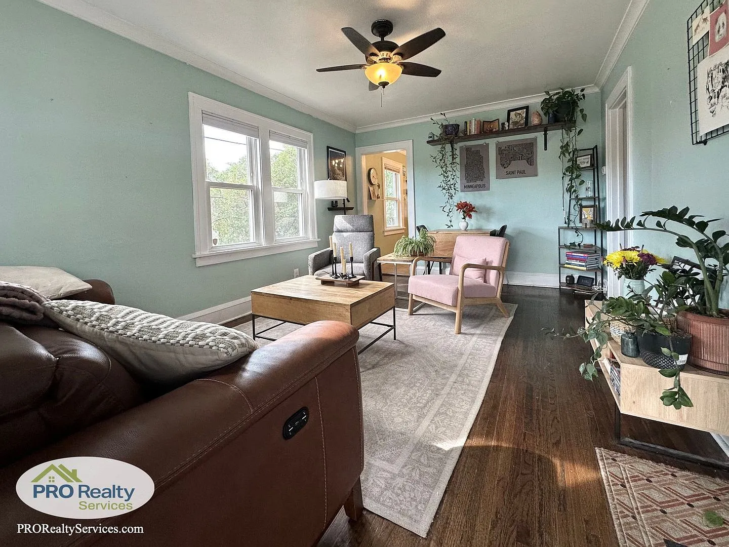 2 Bedroom Home in Northeast Minneapolis — Photo 3