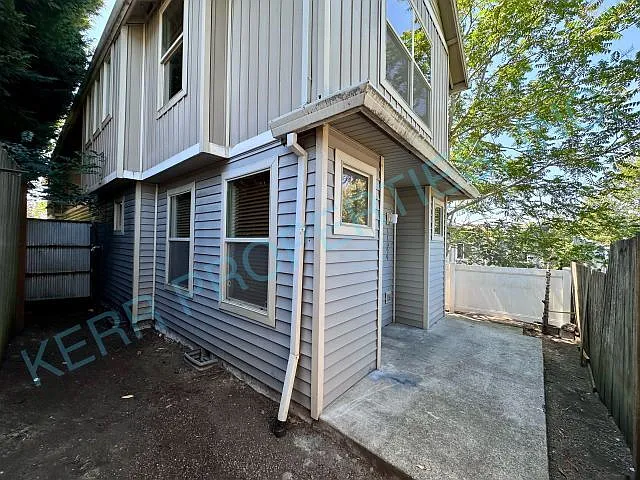 11929 SE Pine St — Photo 14